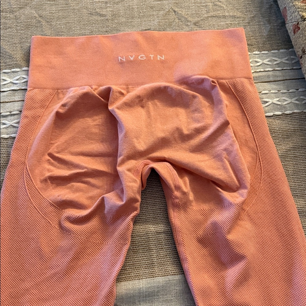 NVGTN Peach Lift Seamless Leggings - Picture 3 of 4